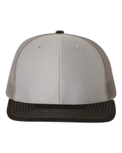 Cargar imagen en el visor de la galería, Gorra snapback Richardson 112 en blanco