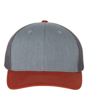 Cargar imagen en el visor de la galería, Gorra snapback Richardson 112 en blanco