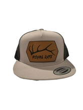 Cargar imagen en el visor de la galería, Royal Bulls 2.0
