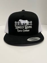 Cargar imagen en el visor de la galería, Lonely Dime Cattle Co
